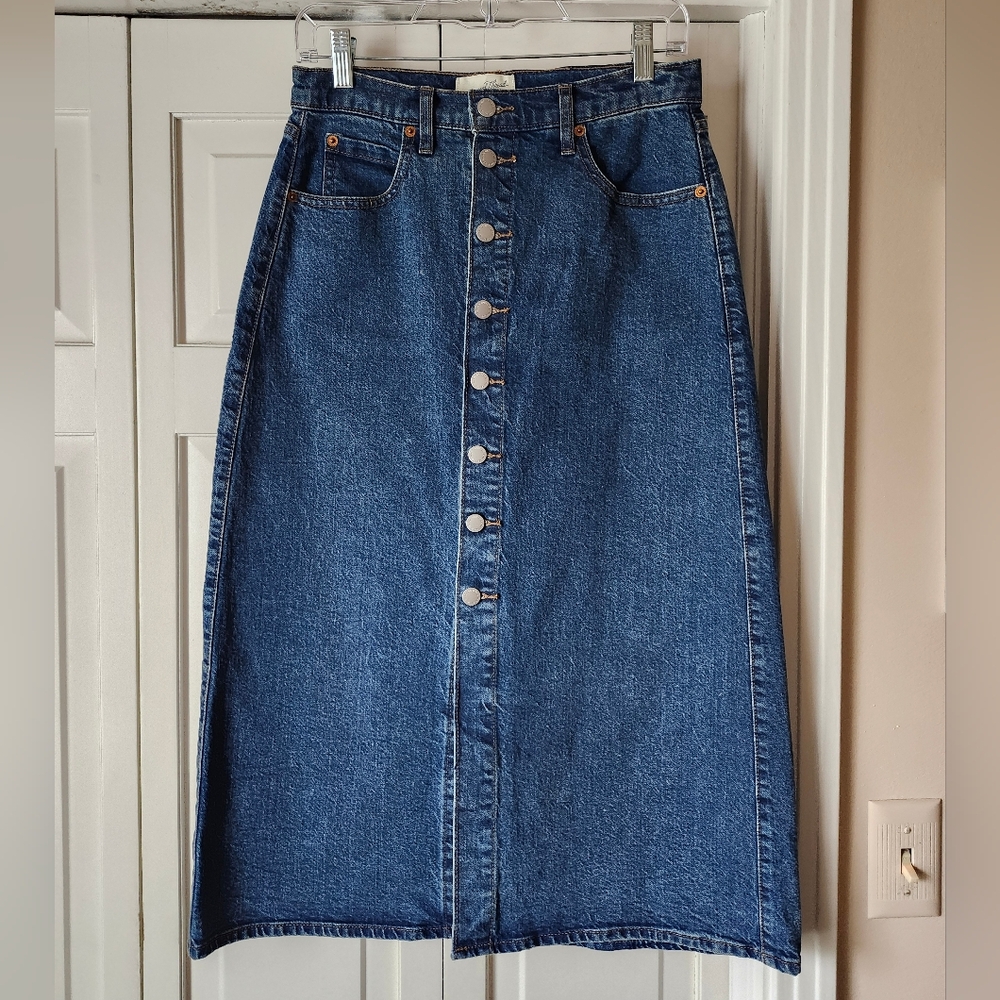Universal Thread Blue Button-Front Midi Denim Skirt